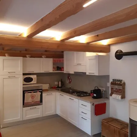 Con Terrazza - أيمافيلّيس